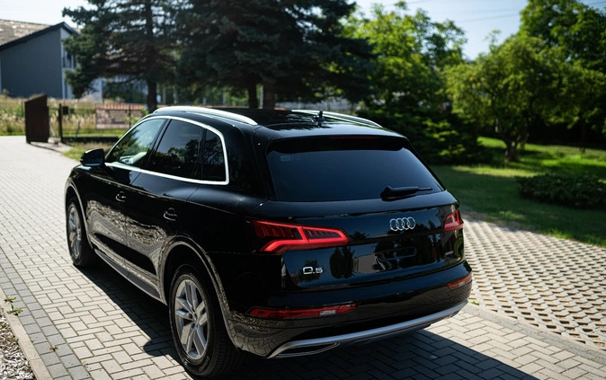 Audi Q5 cena 121000 przebieg: 57000, rok produkcji 2019 z Częstochowa małe 154